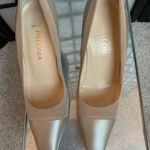 Paloma Picasso size 7B gold / champagne color